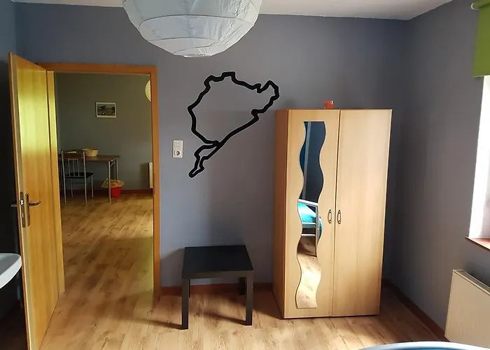 环高速赛车旅馆 招待所 *