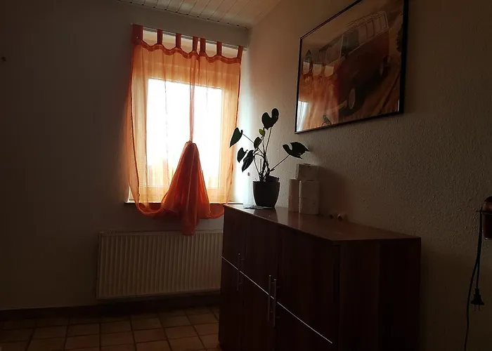 环高速赛车旅馆 招待所 *